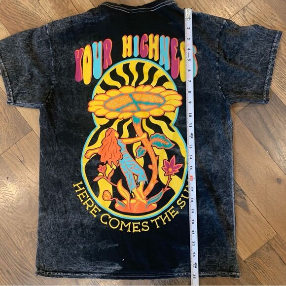 Here Comes the Sun Your Highness Black Gray Tie T-Shirt Size Medium - Picture 6 of 12